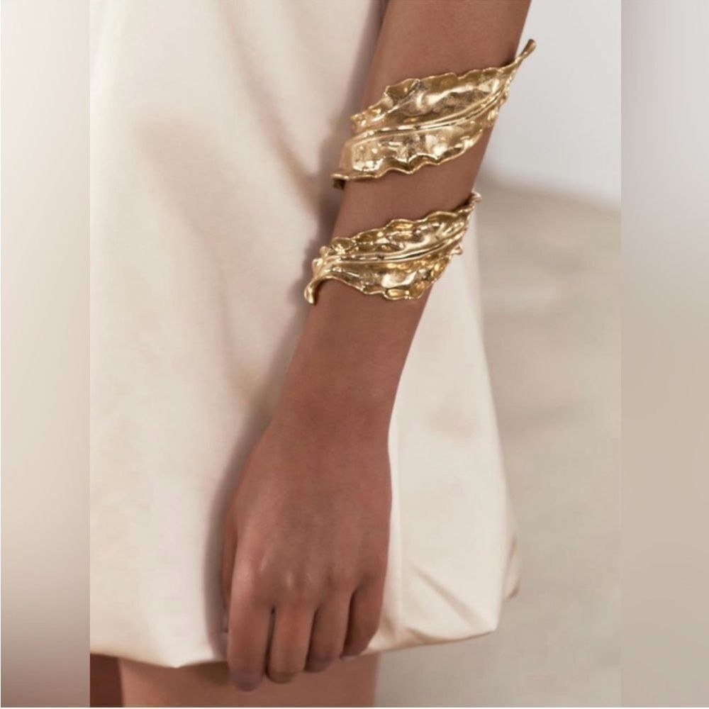 Zara Gold Leaf Bracelet